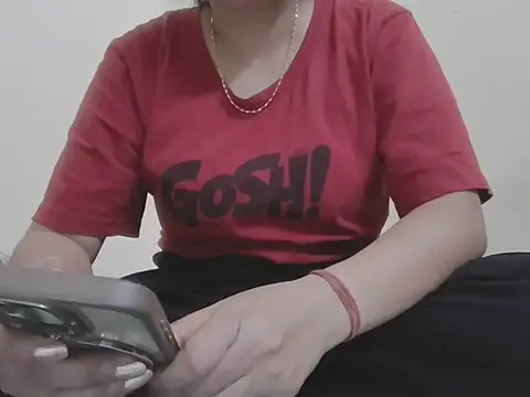 Snapshot of honey_bunnix chatting on 04-29-26, 06:17 honey bunnix online show from 04-29-26, 06:17