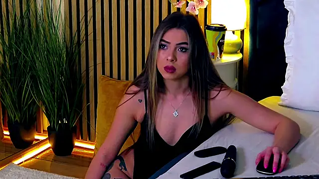 Snapshot of AylinRosee chatting on 05-24-26, 02:55 AylinRosee online show from 05-24-26, 02:55