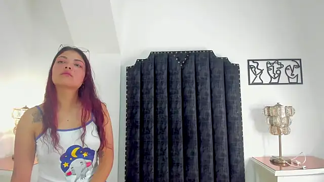 Snapshot of medoly03 chatting on 05-01-26, 11:37 medoly03 online show from 05-01-26, 11:37