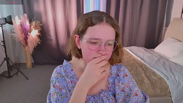 FreeHarmony  online show from 04-09-26, 03:29