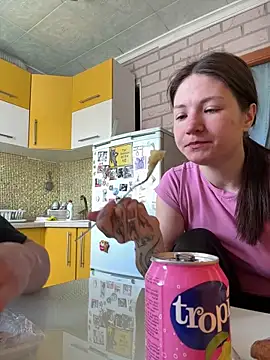 Snapshot of _viega_ chatting on 04-09-26, 04:14 viega online show from 04-09-26, 04:14