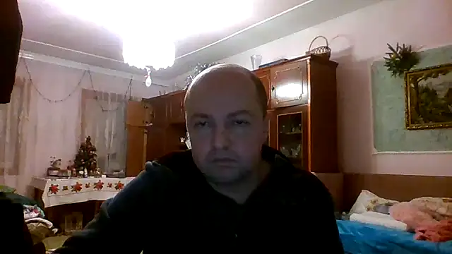 Snapshot of Luceriusbigass chatting on 12-29-24, 05:22 Luceriusbigass online show from 12-29-24, 05:22