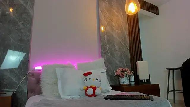 Scarlett Evanss  online show from 04-09-26, 02:34