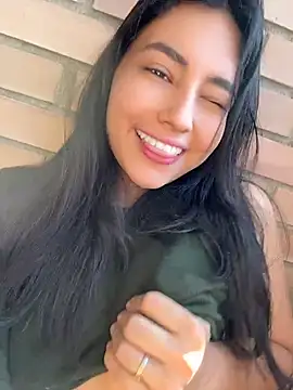 Snapshot of VioletRousee chatting on 06-11-26, 01:52 VioletRousee online show from 06-11-26, 01:52