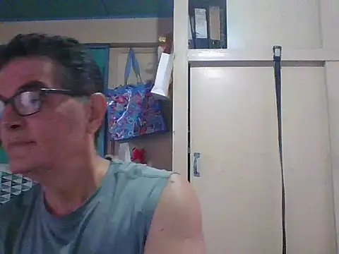 Snapshot of scotty-friends chatting on 05-26-26, 03:10 scotty-friends online show from 05-26-26, 03:10