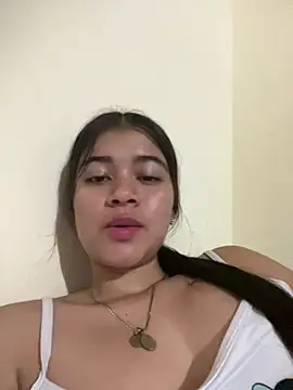 Snapshot of Kloe_zaf chatting on 05-18-26, 06:29 Kloe zaf online show from 05-18-26, 06:29