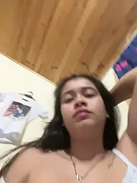 Snapshot of Kloe_zaf chatting on 05-21-26, 06:00 Kloe zaf online show from 05-21-26, 06:00