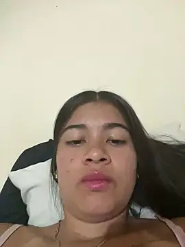 Snapshot of Kloe_zaf chatting on 06-01-26, 05:40 Kloe zaf online show from 06-01-26, 05:40