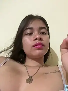 Snapshot of Kloe_zaf chatting on 05-16-26, 06:01 Kloe zaf online show from 05-16-26, 06:01