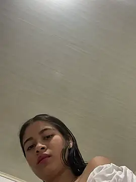 Snapshot of Kloe_zaf chatting on 04-18-26, 02:58 Kloe zaf online show from 04-18-26, 02:58
