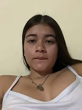 Snapshot of Kloe_zaf chatting on 05-12-26, 05:59 Kloe zaf online show from 05-12-26, 05:59