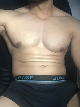 Snapshot of guh2026 chatting on 05-16-26, 02:05 guh2026 online show from 05-16-26, 02:05
