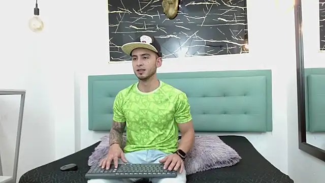 Snapshot of PowerLustX chatting on 06-01-26, 03:18 PowerLustX online show from 06-01-26, 03:18