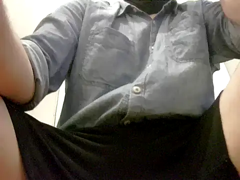 Snapshot of Dark_Silk_TV chatting on 05-14-26, 12:40 Dark Silk TV online show from 05-14-26, 12:40
