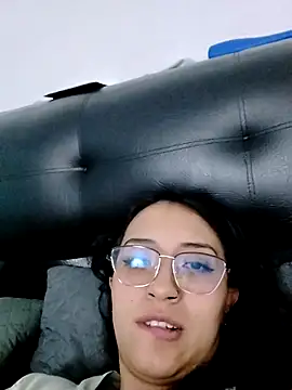 Snapshot of max_and_lilu2 chatting on 05-03-26, 10:46 max and lilu2 online show from 05-03-26, 10:46