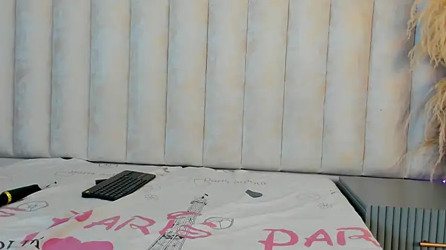 Anniee collins  online show from 04-09-26, 12:33