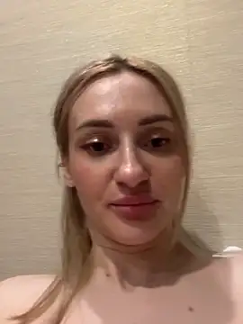 lovencat online show from 04-15-26, 07:40