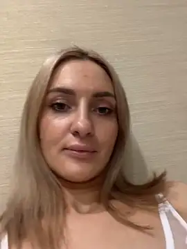 lovencat online show from 04-17-26, 08:44