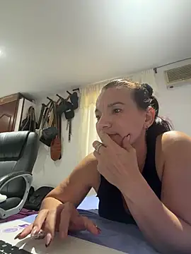 Snapshot of valery_fitt chatting on 04-21-26, 10:38 valery fitt online show from 04-21-26, 10:38