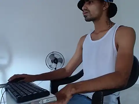 Snapshot of mijoprietosex chatting on 04-19-26, 02:51 mijoprietosex online show from 04-19-26, 02:51