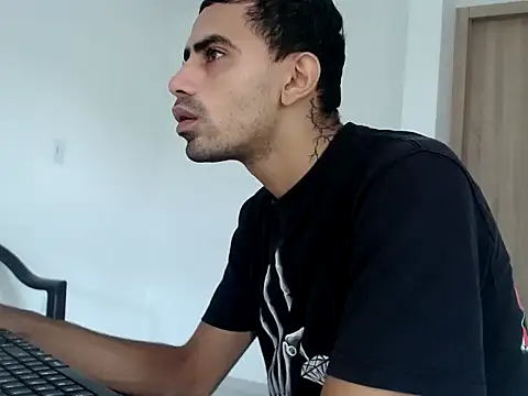 Snapshot of mijoprietosex chatting on 04-18-26, 02:52 mijoprietosex online show from 04-18-26, 02:52