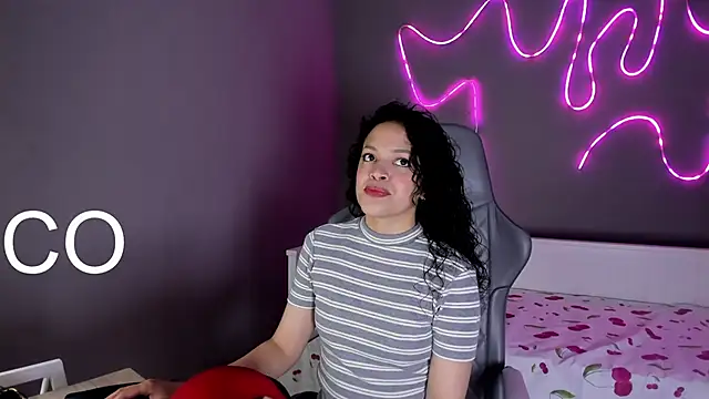 Snapshot of dolcee__ chatting on 05-05-26, 08:45 dolcee online show from 05-05-26, 08:45