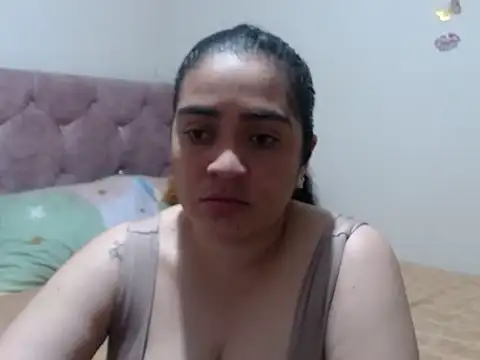 Snapshot of Mabbe07 chatting on 04-15-26, 04:40 Mabbe07 online show from 04-15-26, 04:40