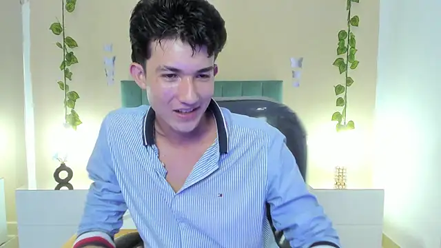 Snapshot of angel_of_sinn chatting on 04-12-26, 04:49 angel of sinn online show from 04-12-26, 04:49