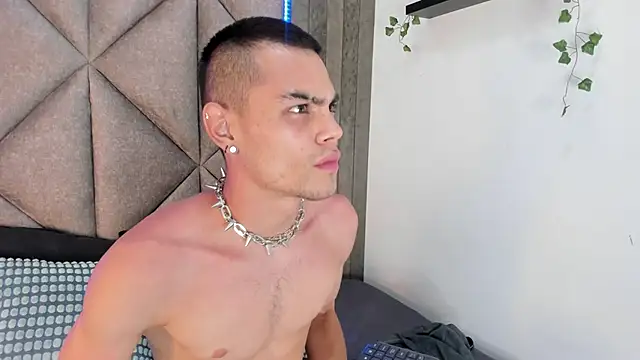 Snapshot of RomeoBoselli__ chatting on 04-09-26, 07:53 RomeoBoselli online show from 04-09-26, 07:53