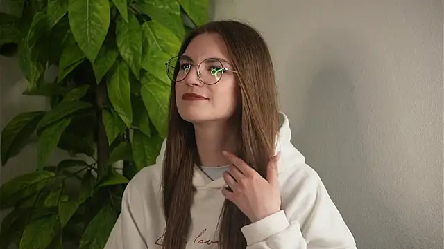 ToyaEssex online show from 04-09-26, 12:22