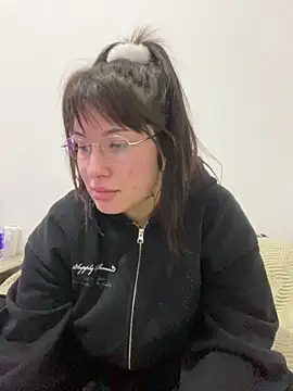 Snapshot of cherryxxox chatting on 05-14-26, 04:20 cherryxxox online show from 05-14-26, 04:20