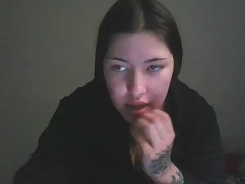 Snapshot of cherryxxox chatting on 04-13-26, 07:29 cherryxxox online show from 04-13-26, 07:29