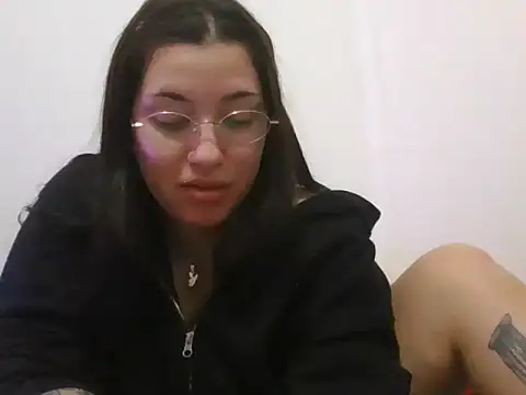 Snapshot of cherryxxox chatting on 04-17-26, 01:52 cherryxxox online show from 04-17-26, 01:52