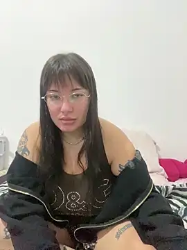 Snapshot of cherryxxox chatting on 05-04-26, 02:37 cherryxxox online show from 05-04-26, 02:37