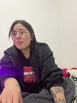 Snapshot of cherryxxox chatting on 04-30-26, 03:57 cherryxxox online show from 04-30-26, 03:57