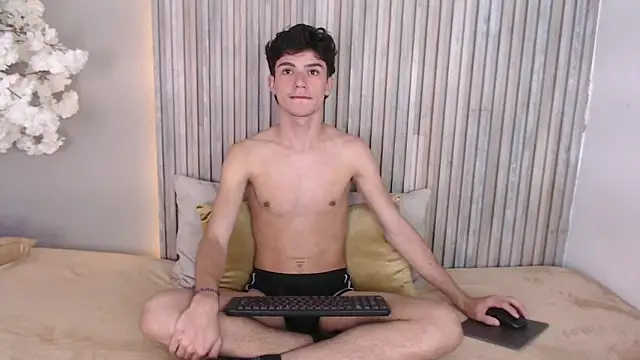 Snapshot of Logan_Steel chatting on 04-11-26, 03:25 Logan Steel online show from 04-11-26, 03:25