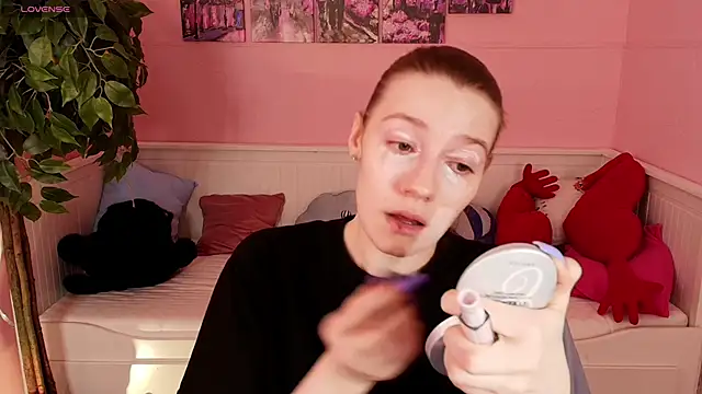 Snapshot of Vanessa___Lui chatting on 04-08-26, 02:51 Vanessa Lui online show from 04-08-26, 02:51