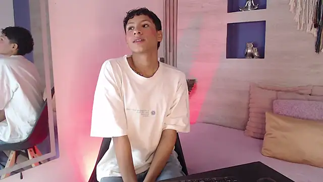 Velvet An online show from 05-16-26, 01:59