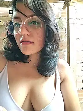 Snapshot of sienna_elara chatting on 06-03-26, 02:33 sienna elara online show from 06-03-26, 02:33