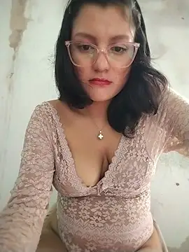 Snapshot of sienna_elara chatting on 07-19-26, 11:18 sienna elara online show from 07-19-26, 11:18
