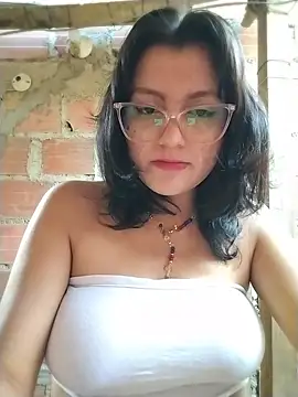 Snapshot of sienna_elara chatting on 06-27-26, 11:05 sienna elara online show from 06-27-26, 11:05