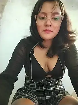 Snapshot of sienna_elara chatting on 07-16-26, 11:07 sienna elara online show from 07-16-26, 11:07