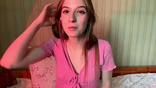 Snapshot of BambiBlush chatting on 05-24-26, 02:06 BambiBlush online show from 05-24-26, 02:06