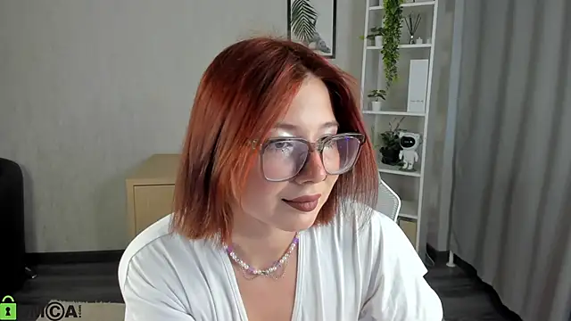 Snapshot of Lessi_Panic chatting on 06-22-26, 01:00 Lessi Panic online show from 06-22-26, 01:00