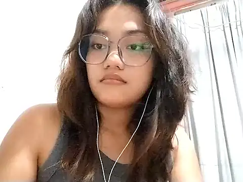 Snapshot of OliviaCarchi chatting on 04-16-26, 10:16 OliviaCarchi online show from 04-16-26, 10:16