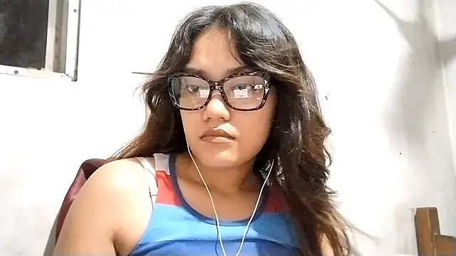 Snapshot of OliviaCarchi chatting on 05-15-26, 10:24 OliviaCarchi online show from 05-15-26, 10:24