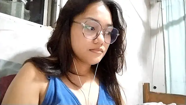 Snapshot of OliviaCarchi chatting on 05-16-26, 01:32 OliviaCarchi online show from 05-16-26, 01:32