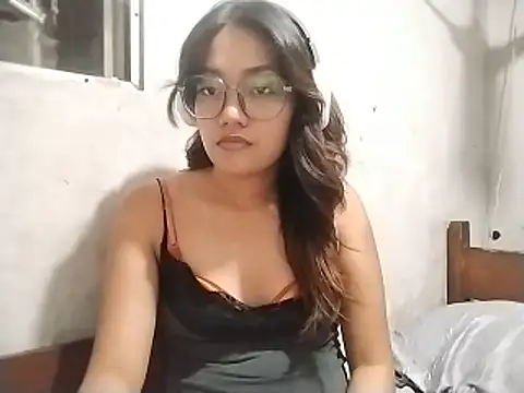 Snapshot of OliviaCarchi chatting on 05-27-26, 03:19 OliviaCarchi online show from 05-27-26, 03:19