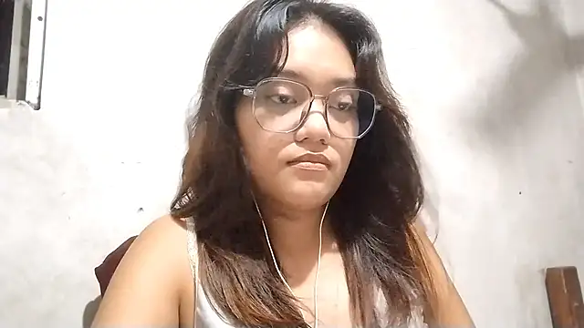 Snapshot of OliviaCarchi chatting on 05-02-26, 11:48 OliviaCarchi online show from 05-02-26, 11:48