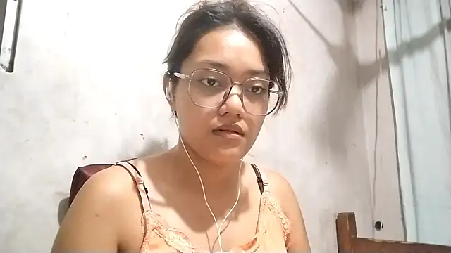 Snapshot of OliviaCarchi chatting on 05-04-26, 01:03 OliviaCarchi online show from 05-04-26, 01:03